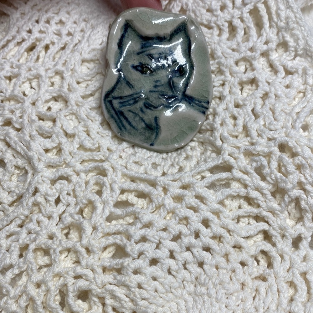 Gray Cat pottery pin